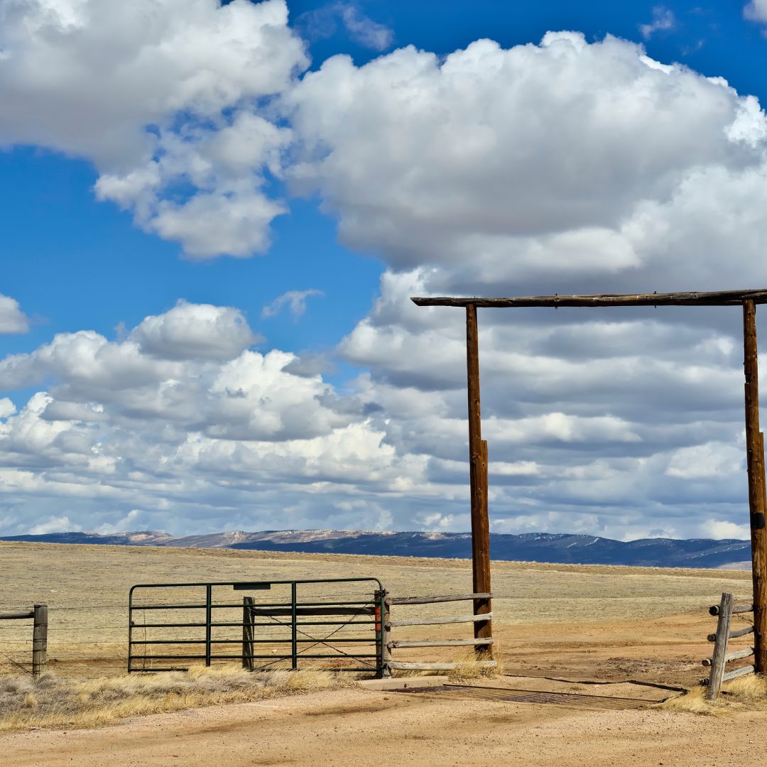 Read more about the article Wyoming Ranch Land for Sale with Owner Financing: A Guide to Finding Your Perfect Property
